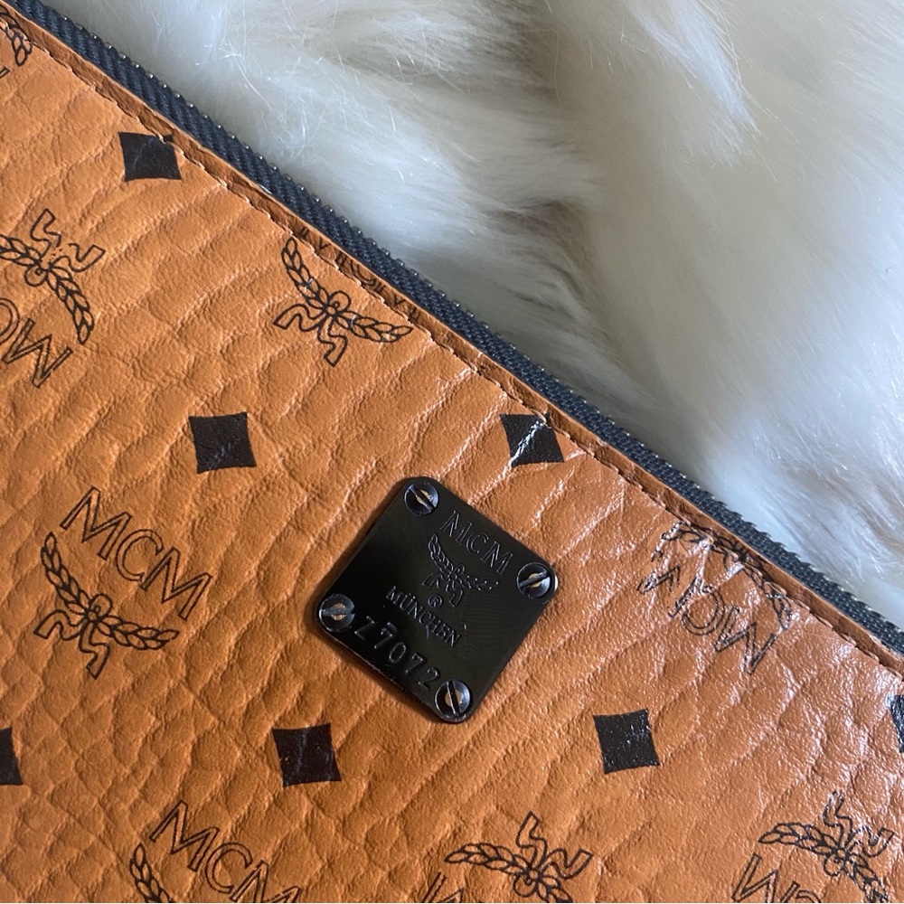Authentic MCM Limited Edition Shopper with Studs (3-piece set) - Picture 10 of 17